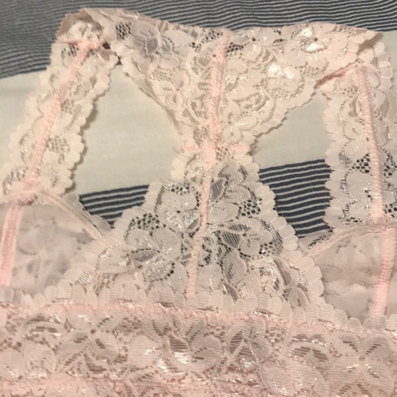 Super cute pink bralette, size S - Picture 4 of 5